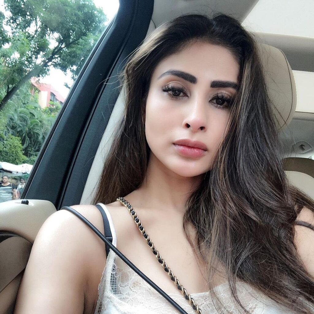 Mouni Roy Photo