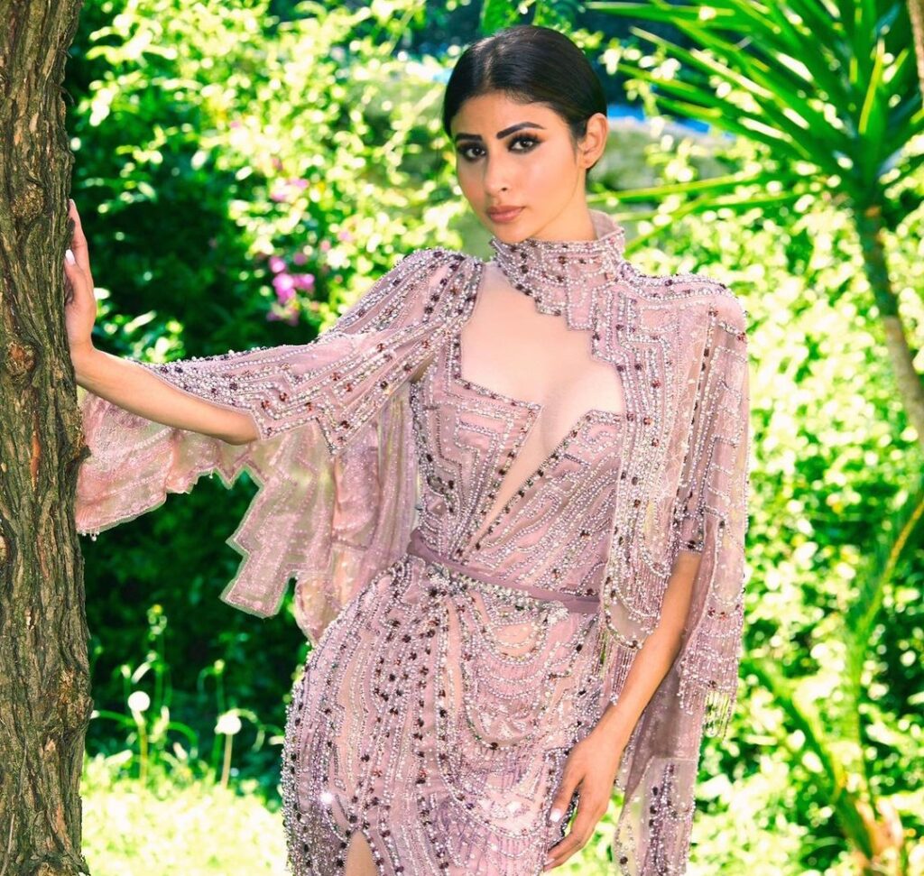 Mouni Roy Pic